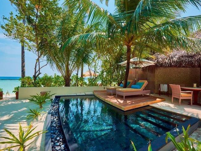 Constance Halaveli Maledivy - plážová vila