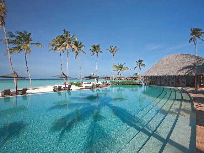 Constance Halaveli Maledivy - bazén
