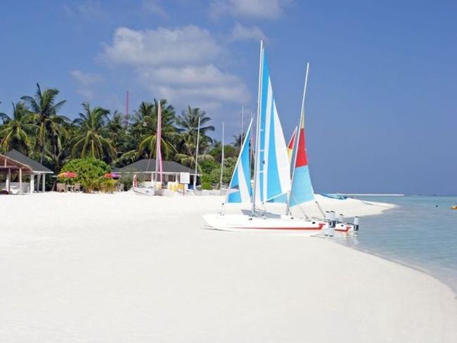 Holiday Island Resort - pláž