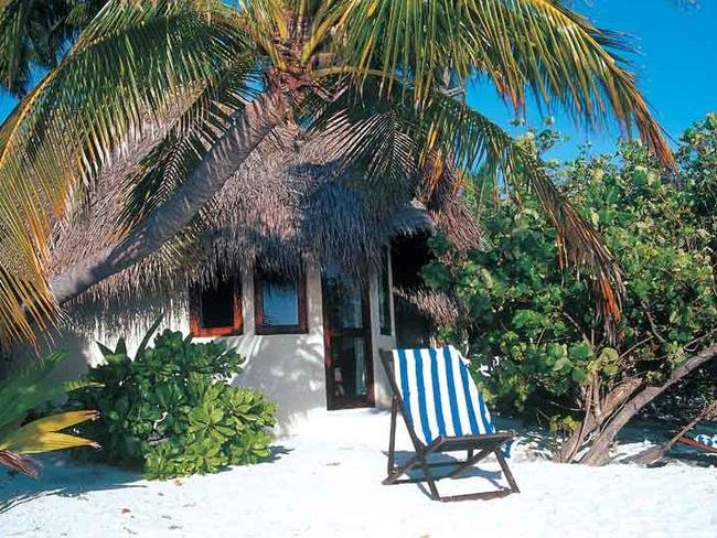 Makunudu island resort - plážový bungalov