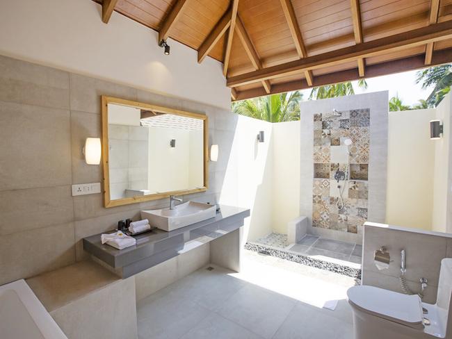 Reethi Faru resort - deluxe vila, koupelna