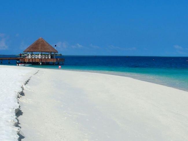 Sun Siyam Vilu Reef Maledivy - pláž